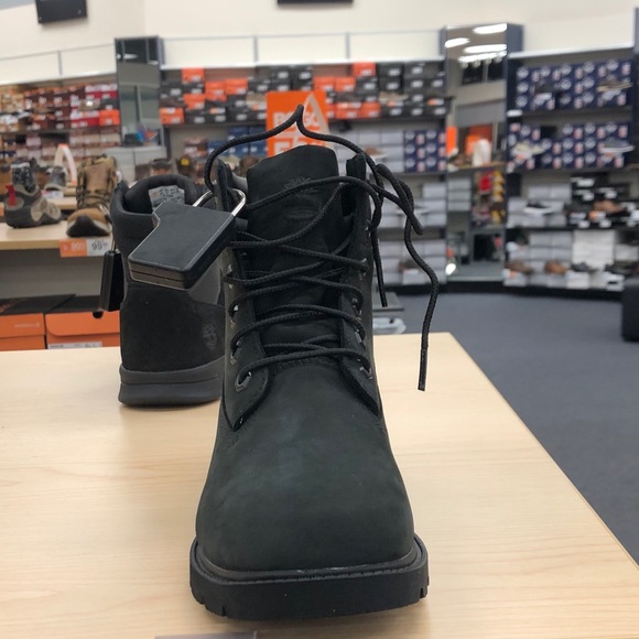 (DEPOP) Black timberlands (linden woods) - Picture 2 of 2